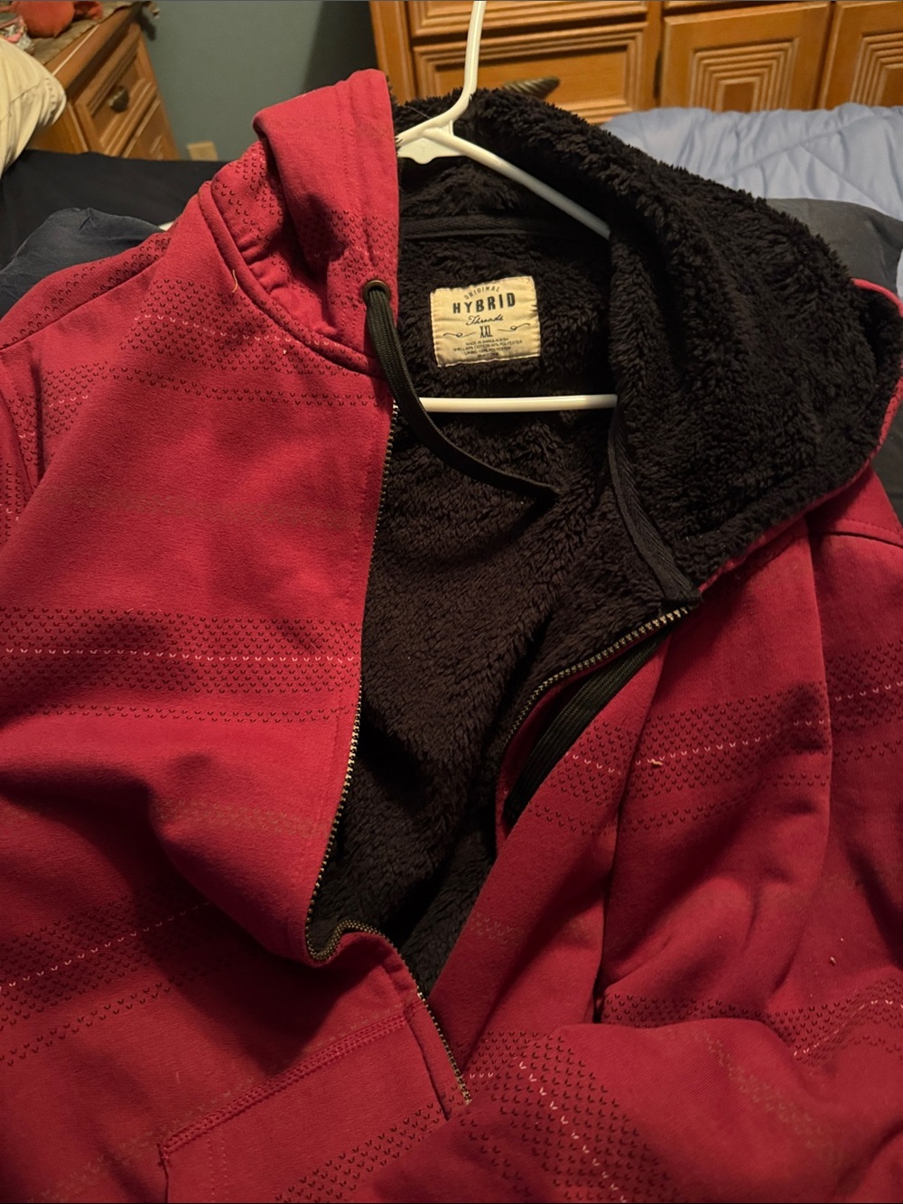 Hybrid & company Men’s Hooded Puffer Jacket in Burgundy with Black Lining